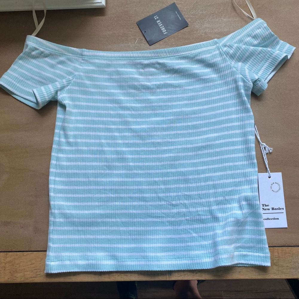 fitted crop off-the-shoulder top